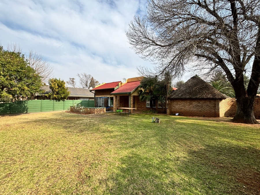 3 Bedroom Property for Sale in Flimieda North West